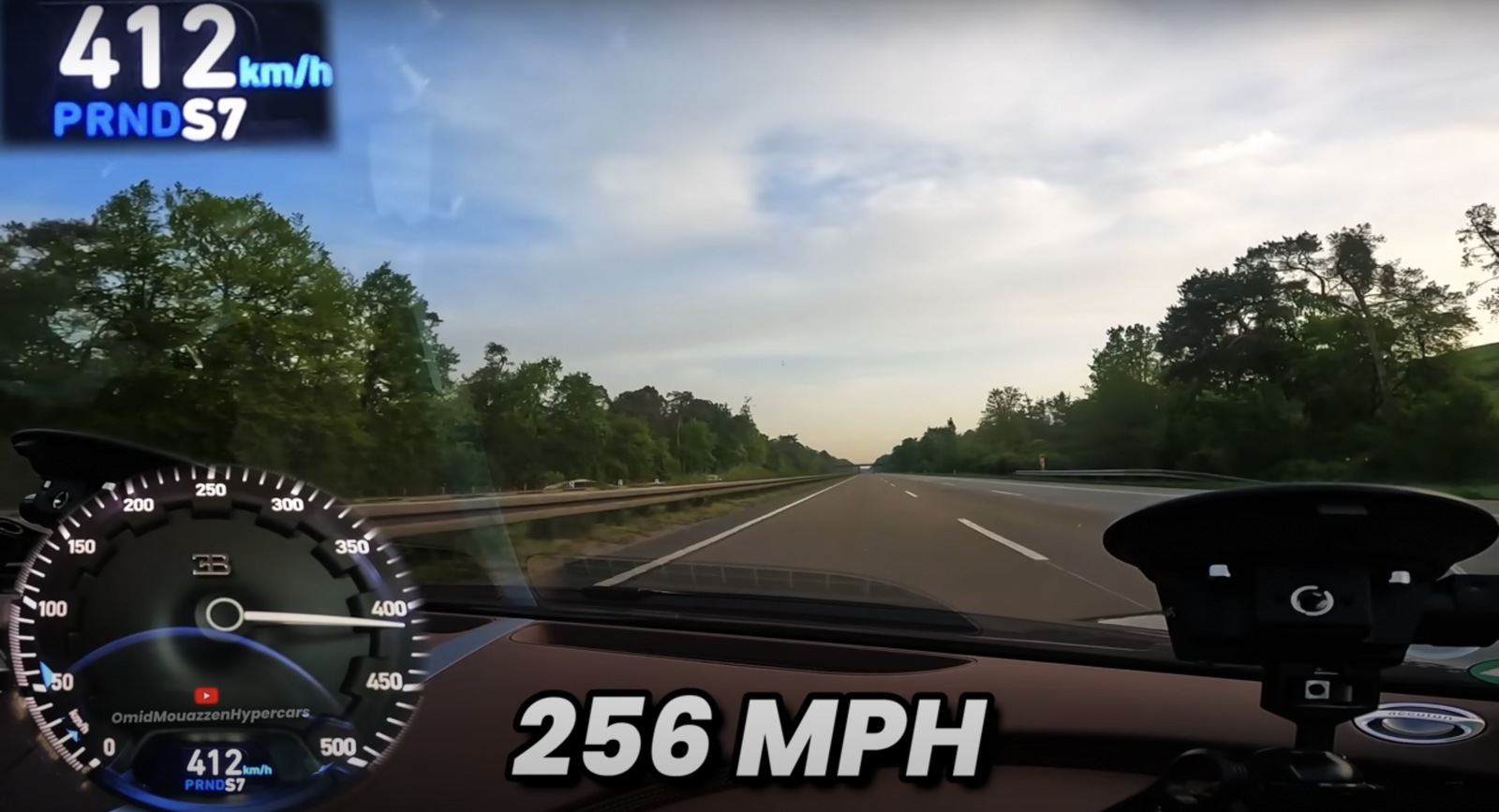 Bugatti Chiron hits 256mph on the autobahn